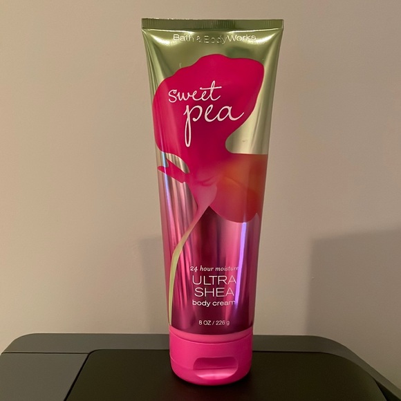 Bath & Body Works Sweet Pea 24 Hour Moisture Ultra Shea Body Cream 8oz - Picture 1 of 7